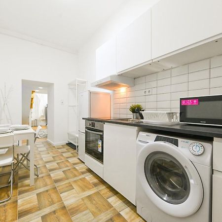 Charming Apartment In Damjanich Str., Lucas Budapest Exterior foto