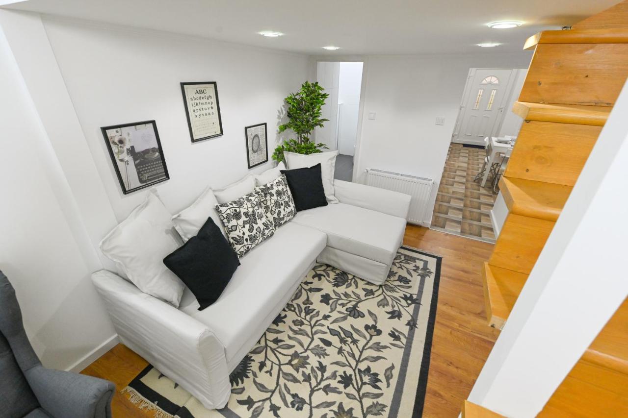 Charming Apartment In Damjanich Str., Lucas Budapest Exterior foto